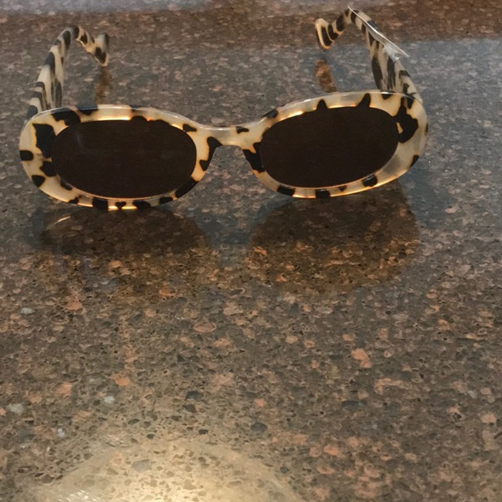 Tortoise Shell Oval Sunglasses